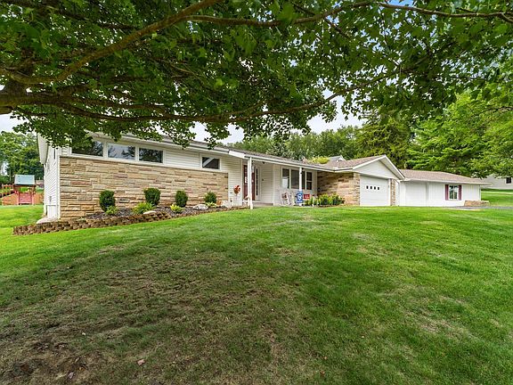 4th image of 107 Linnell Dr NW
