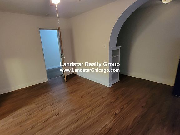 3rd image of 6818 N Wayne Ave #109