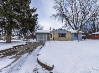 1003 College St, Northfield, MN 55057