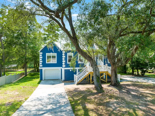 3894 Cow House Ct, Murrells Inlet, SC 29576