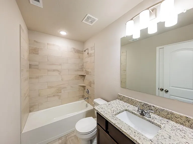 3305 Rolling View Ct — Photo 16