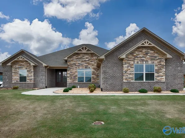 26431 Birkshire Ln, Athens, AL 35613