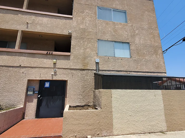 855 W 102nd St #7 — Photo 23