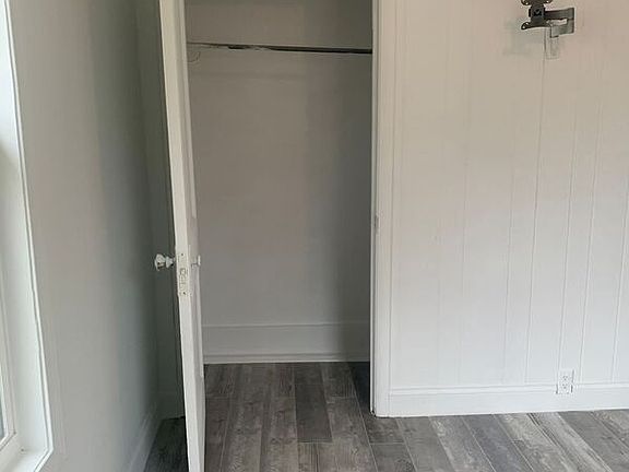 4th image of 219 Lakeview Dr