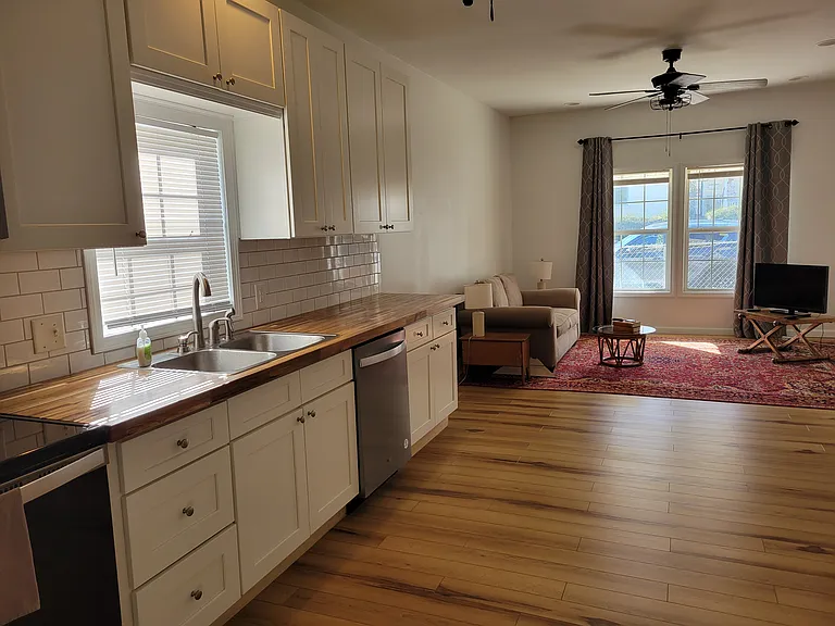 1231 Callaway St — Photo 3