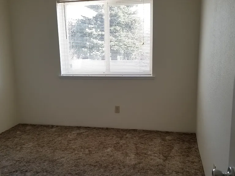 1628 Kellenbeck Ave — Photo 3