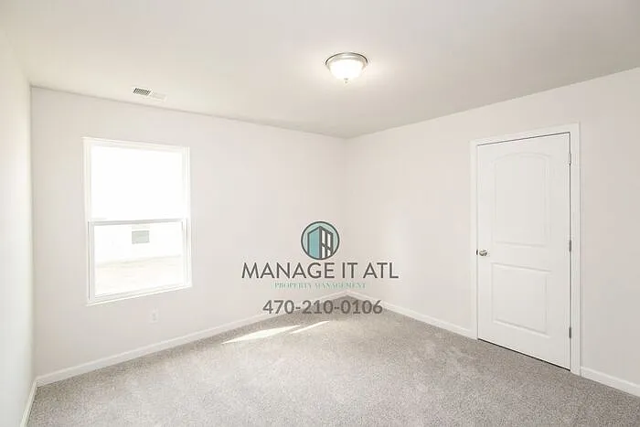 750 Shallowford Rd — Photo 32
