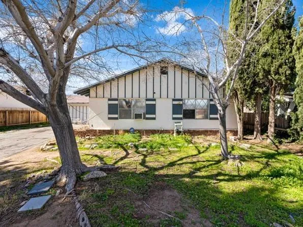 38745 Desert View Dr, Palmdale, CA 93551