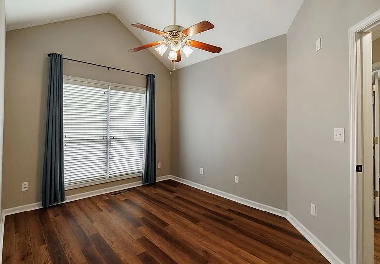 195 Bedford Dr — Photo 20