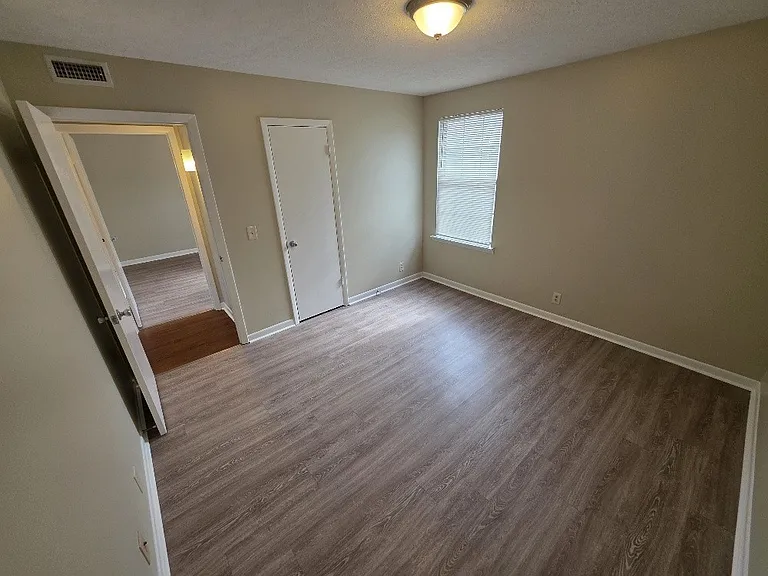 1107 Westchester Dr #D — Photo 14