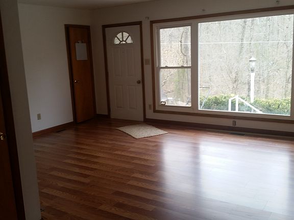 2nd image of 14 Dogwood Dr