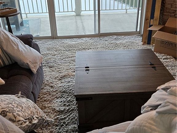 3rd image of 4800 Eagleview Dr Unit 211