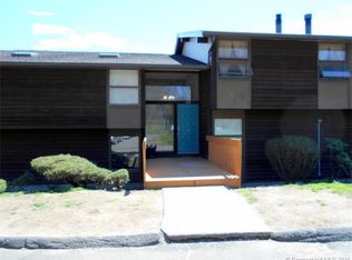 113 Country Squire Dr APT F, Cromwell, CT 06416