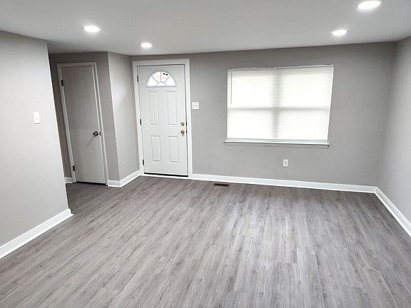4th image of 20 E Monument Ave APT 9