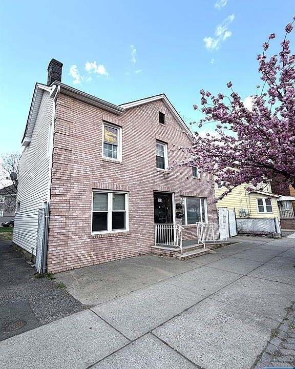 1st image of 185 Hudson St