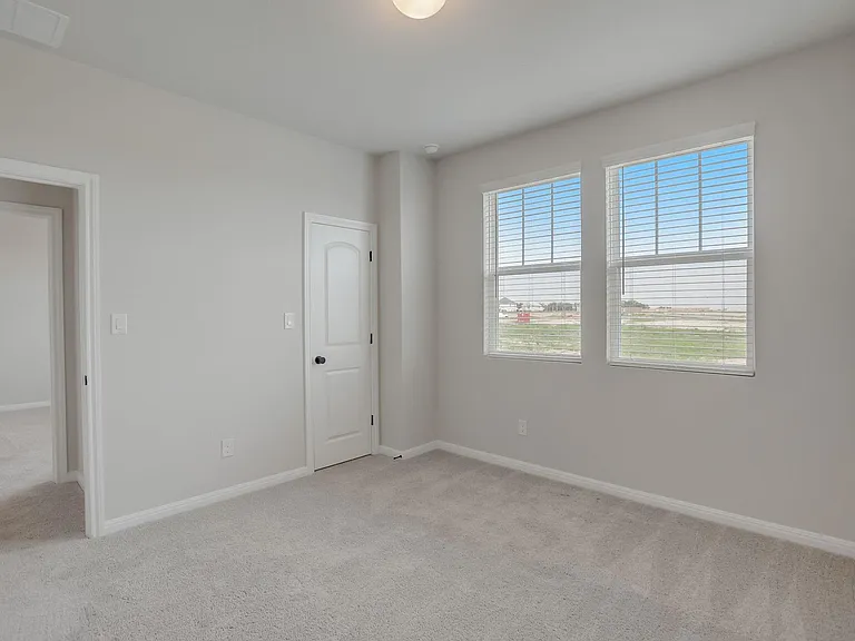 125 Clemens Dr — Photo 22