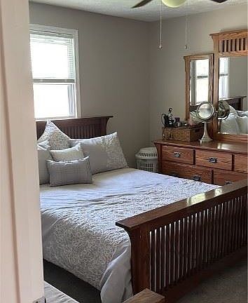 5th image of 3616 Boettler St NE