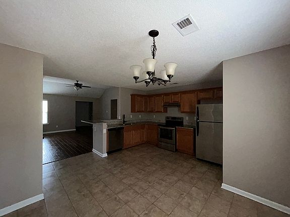 4th image of 761 Birthstone Ave