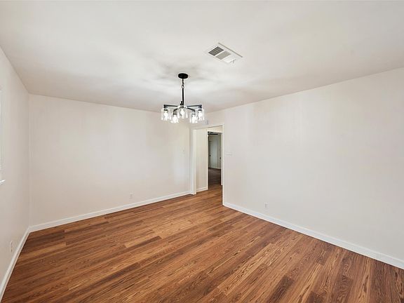 4th image of 6003 Heatherbrook Dr