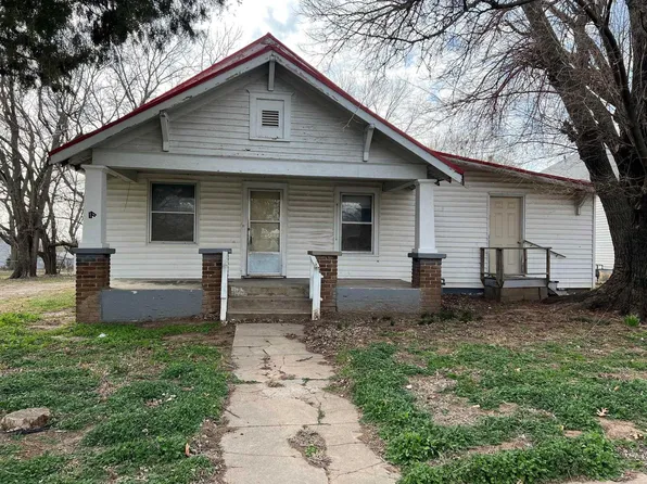 311 S Sumner St, Oxford, KS 67119