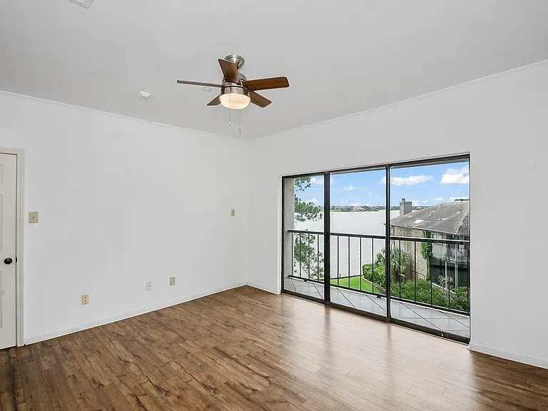 401 Lakeside Ln #311 — Photo 17