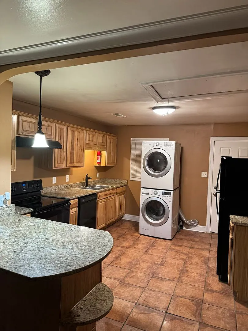 Duplex — Photo 2