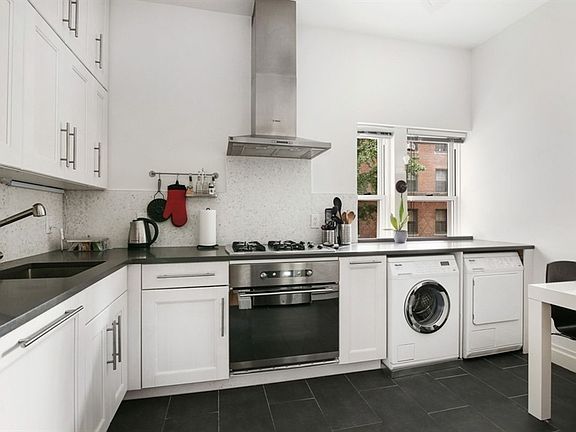 5th image of 161 Henry St APT 2C