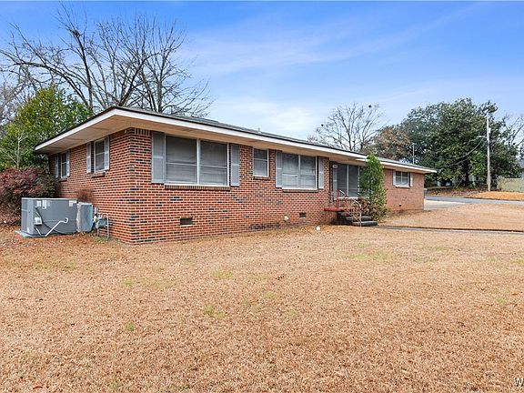4th image of 3608 3rd Ave E