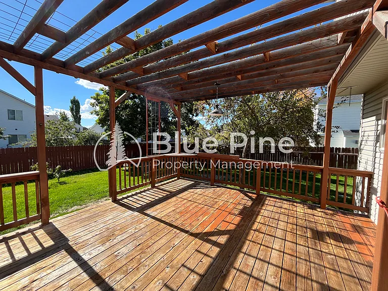 157 Leesburg Ln — Photo 36
