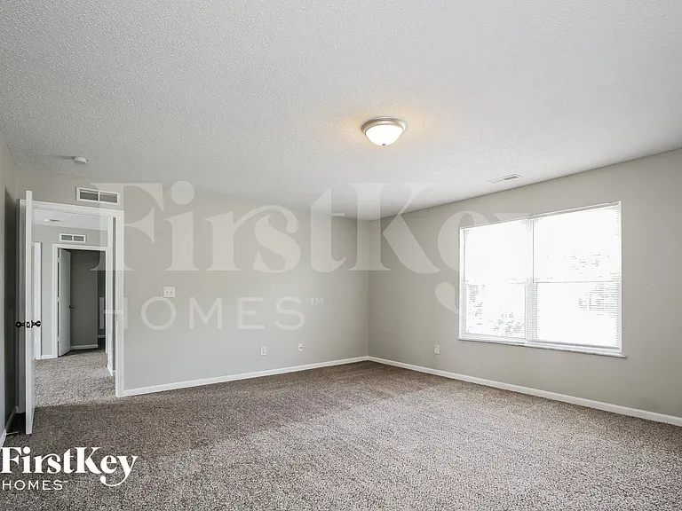 8925 Lighthorse Dr — Photo 10