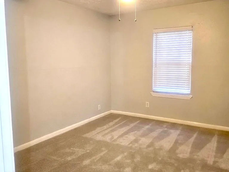7702 Claiborne St — Photo 11