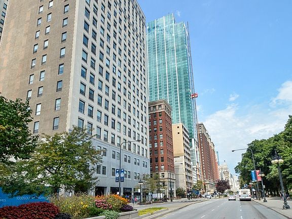 3rd image of 910 S Michigan Ave APT 719