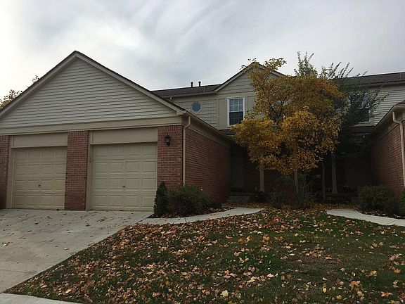 4th image of 3114 Village Cir