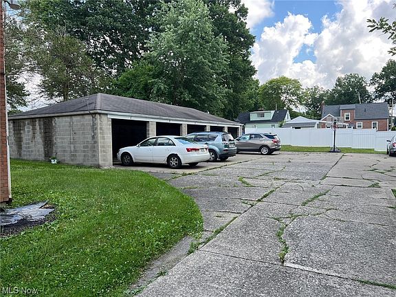 3rd image of 83 Homestead Dr