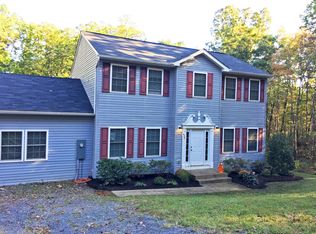 422 Raccoon Dr, Winchester, VA 22602