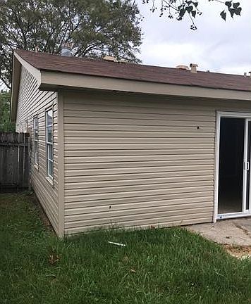 5th image of 3809 Redbud Ln