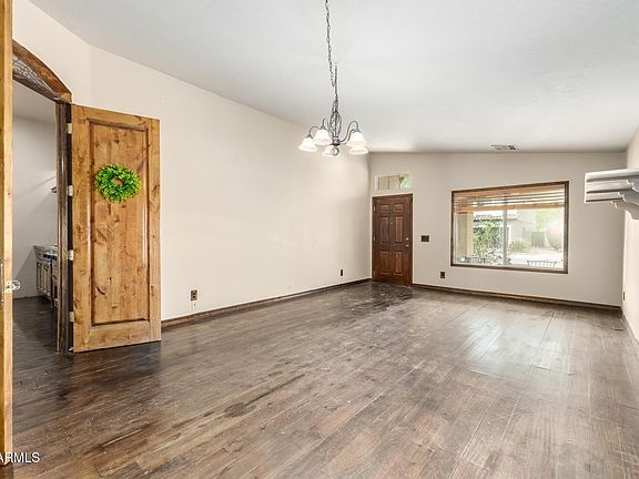 4th image of 10717 E CLIFFROSE Lane