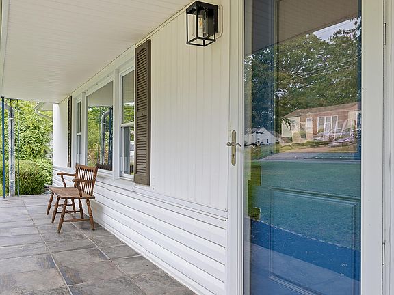 2nd image of 3802 E Abercrombie Cir