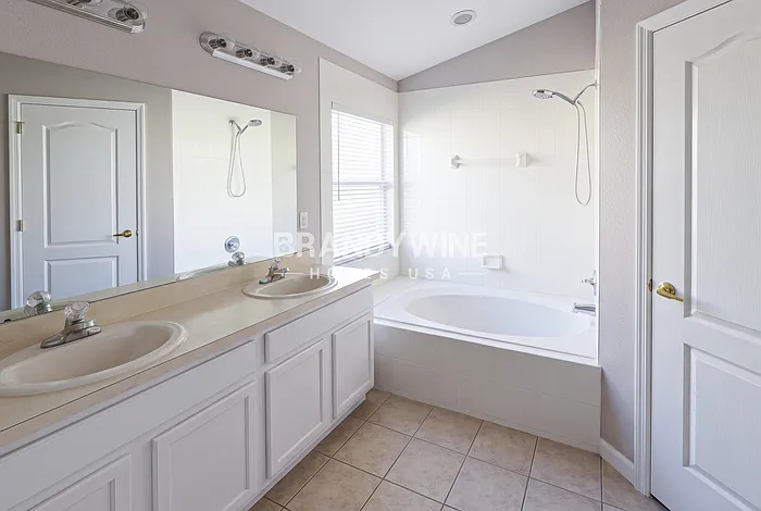 3021 Merlot Way — Photo 9
