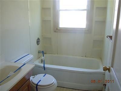 4th image of 27 S Riverview Dr