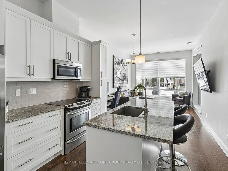 15277 Yonge St #11 — Photo 12