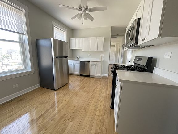 3rd image of 2990 N Milwaukee Ave #2FB