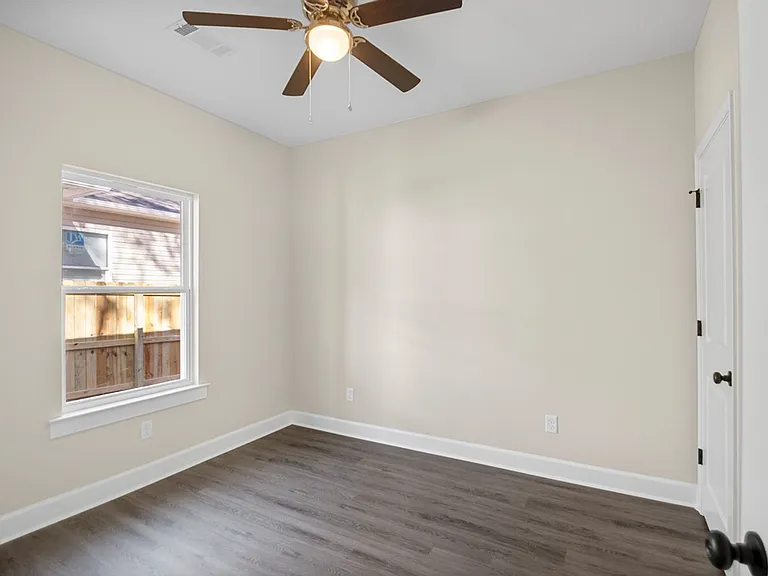 1523 S Cedar St — Photo 47