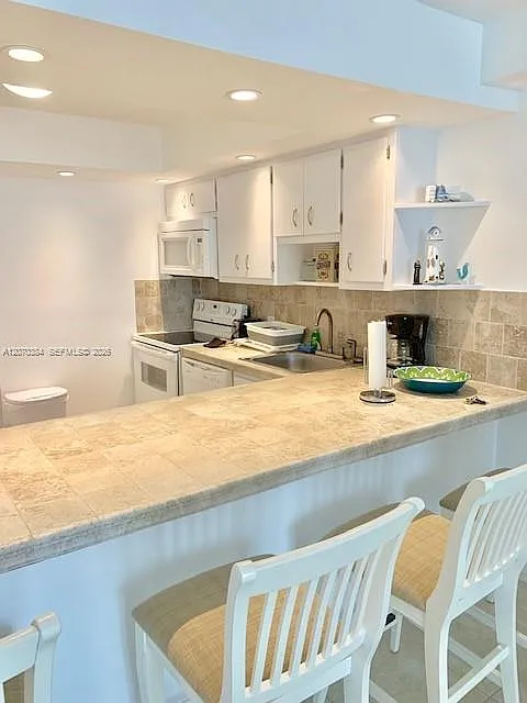 Arlen Beach Condo — Photo 4