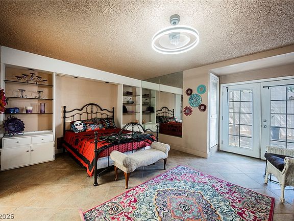 5th image of 3823 Sinclair St
