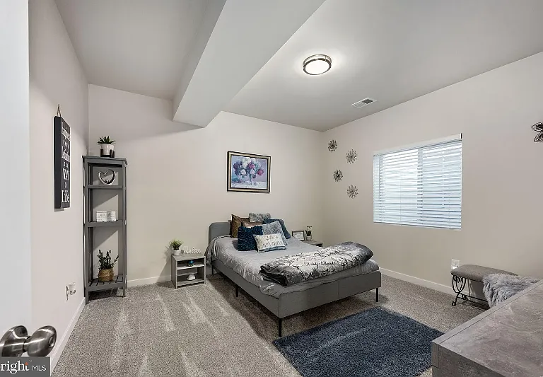 2083 Armstrong Ter — Photo 19