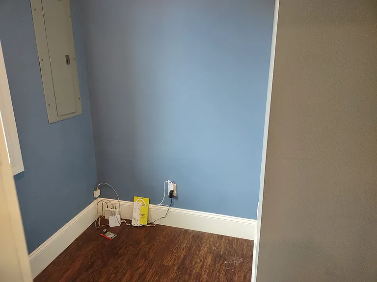 2529 Broadway Ave — Photo 14