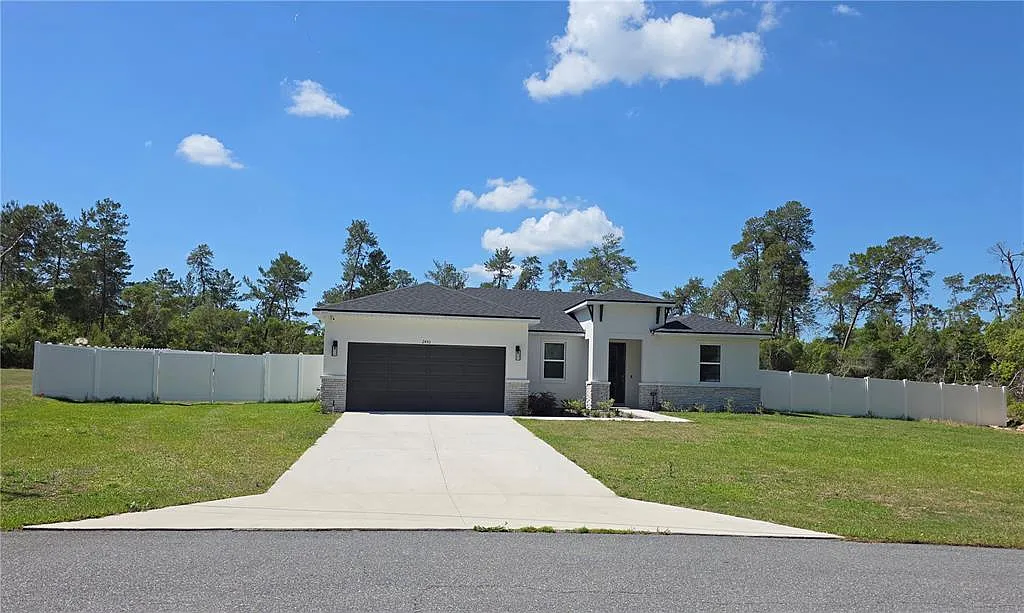 4 bed, 2.0 bath, 1796 sqft, $2,100 — Photo 3