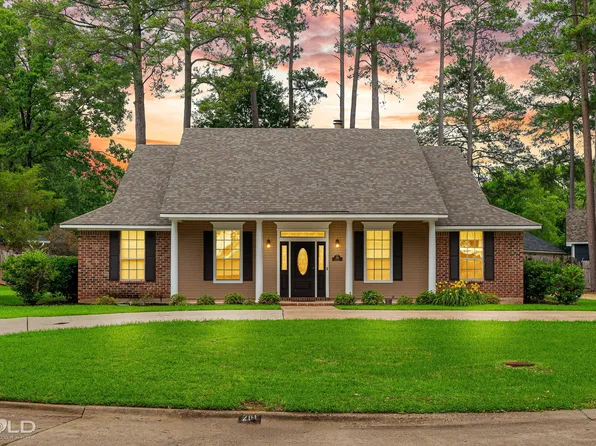 201 Club House Cir, Benton, LA 71006