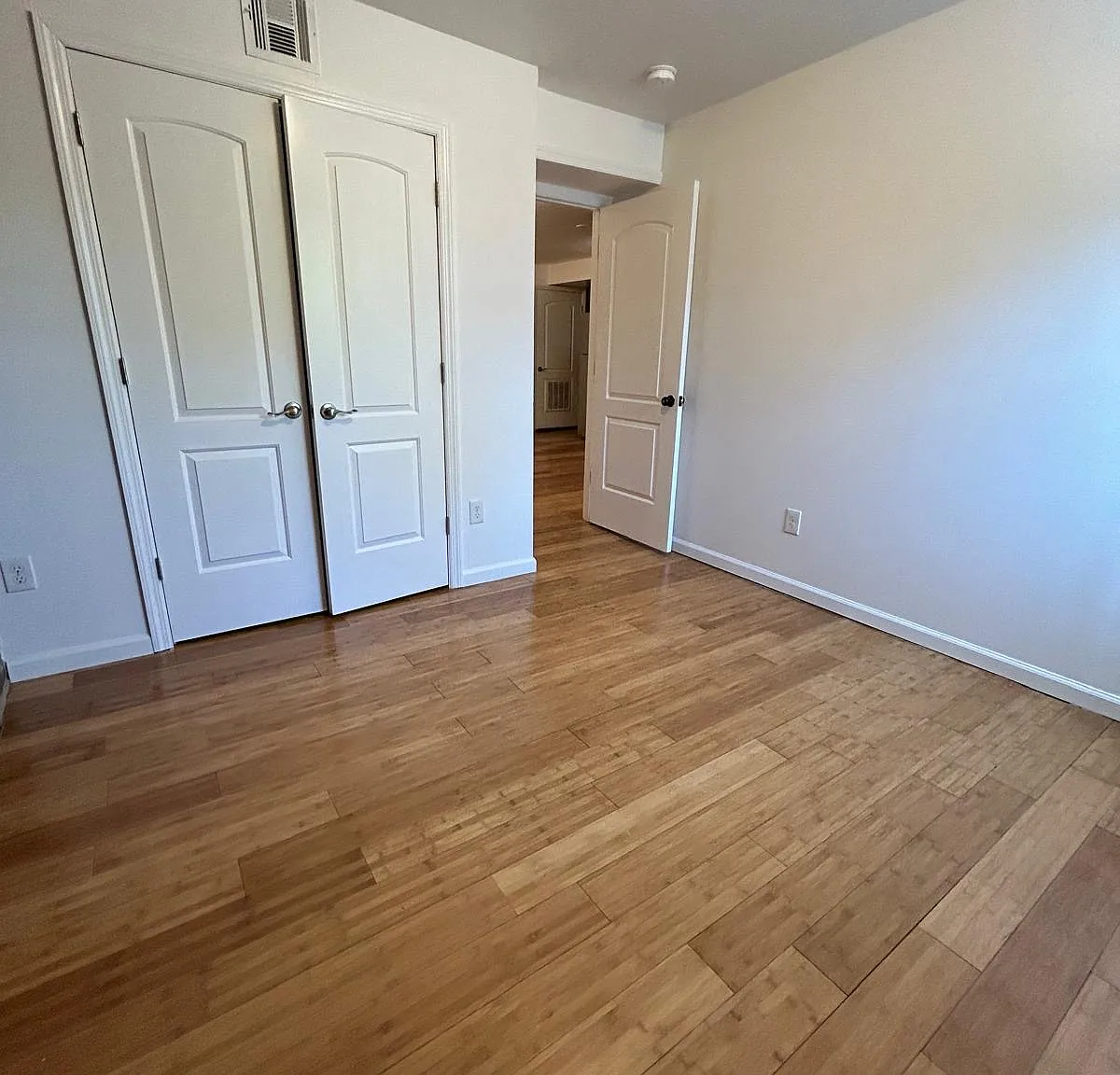 3 bed, 10 sqft, $2,850 — Photo 3